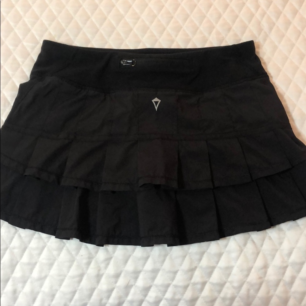 Ivivva black skirt